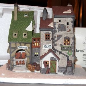 Dickens' Village Oliver Twist Fagin's Hideaway